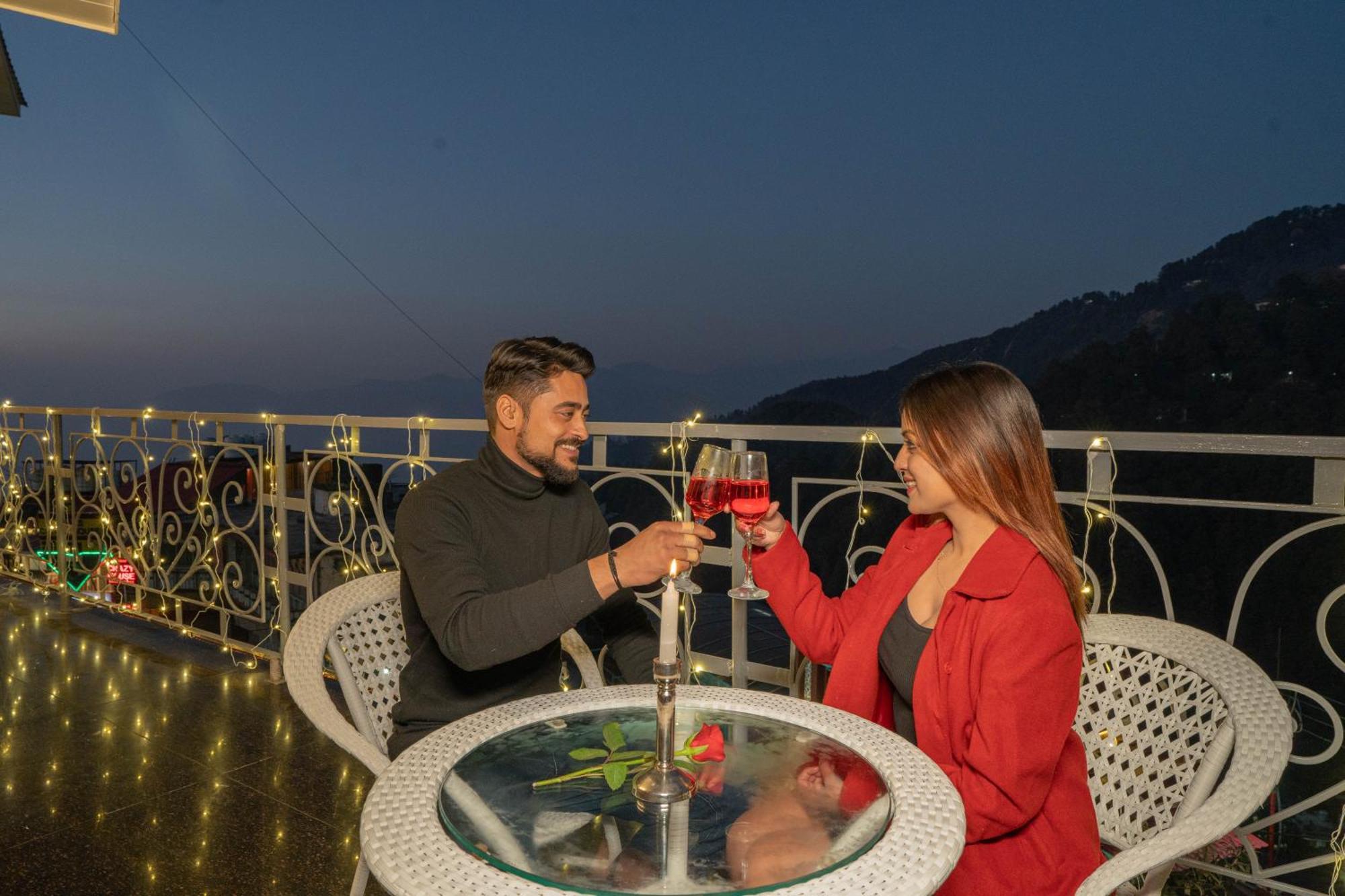 Perfectstayz Premium At Mall Road Mussoorie Eksteriør bilde