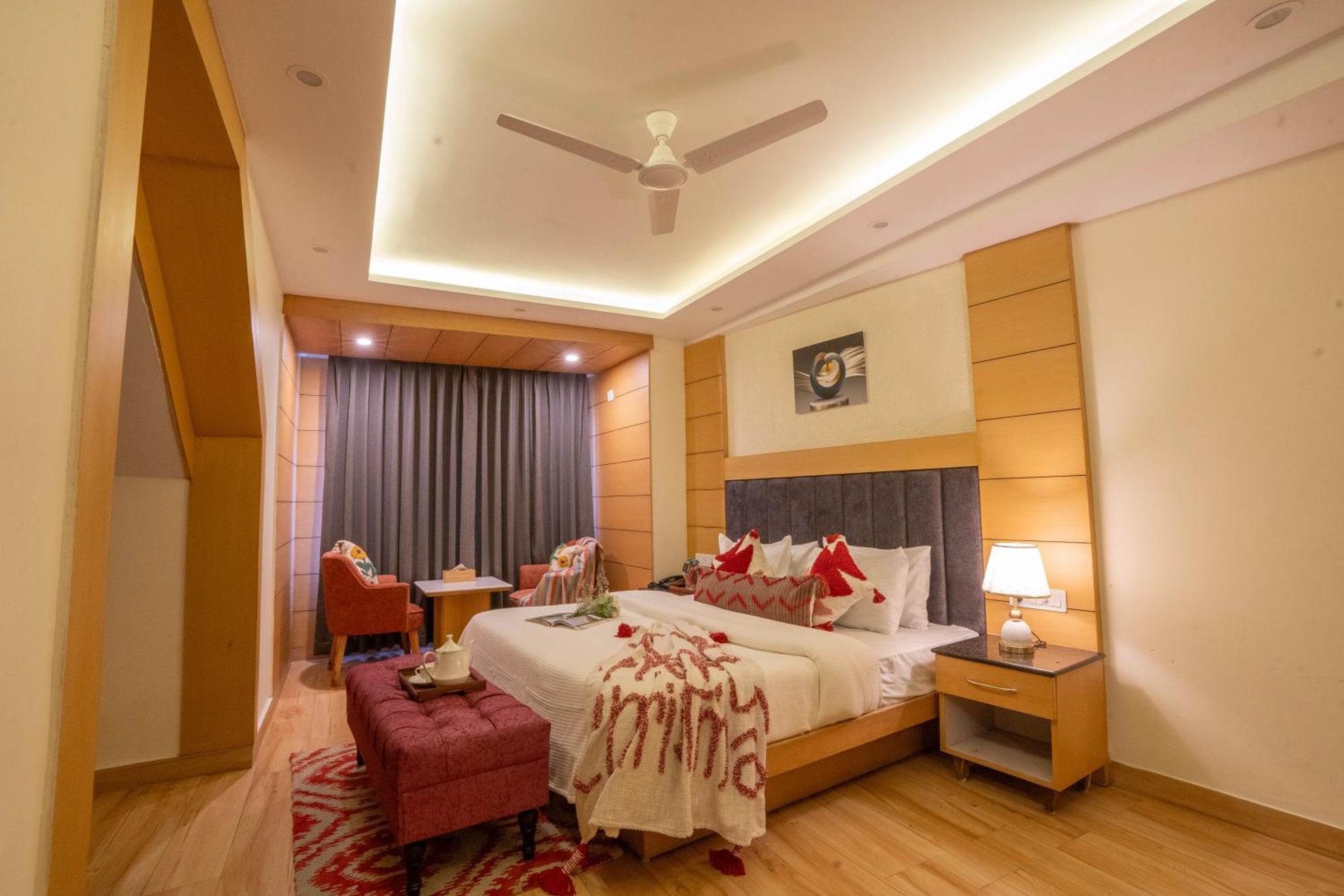 Perfectstayz Premium At Mall Road Mussoorie Eksteriør bilde