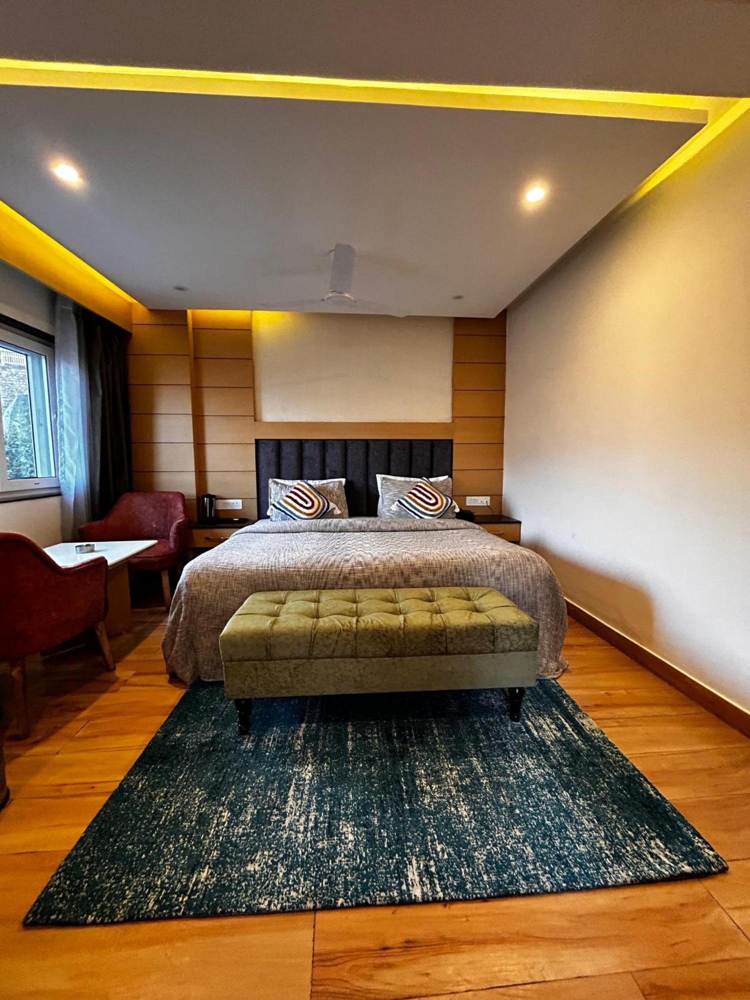 Perfectstayz Premium At Mall Road Mussoorie Eksteriør bilde
