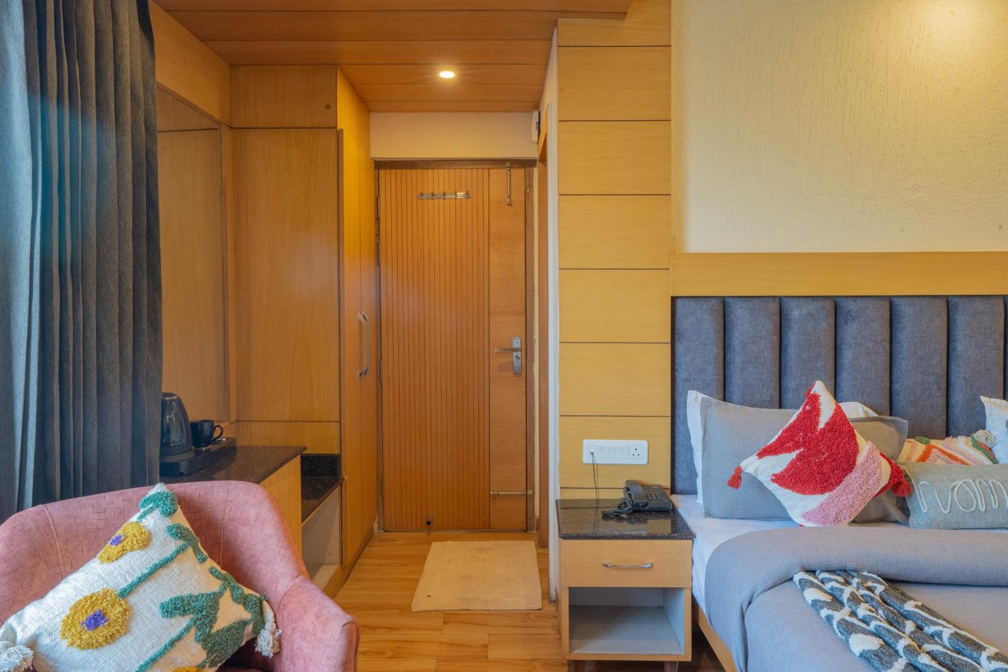 Perfectstayz Premium At Mall Road Mussoorie Eksteriør bilde
