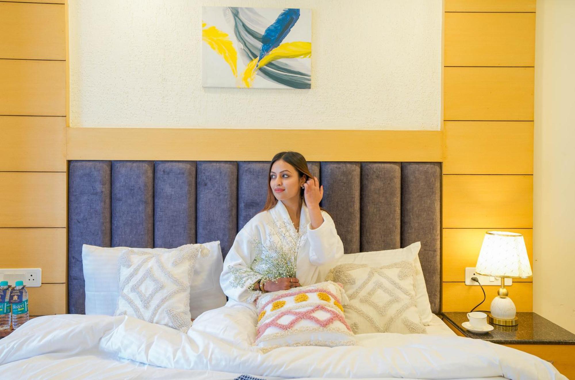 Perfectstayz Premium At Mall Road Mussoorie Eksteriør bilde