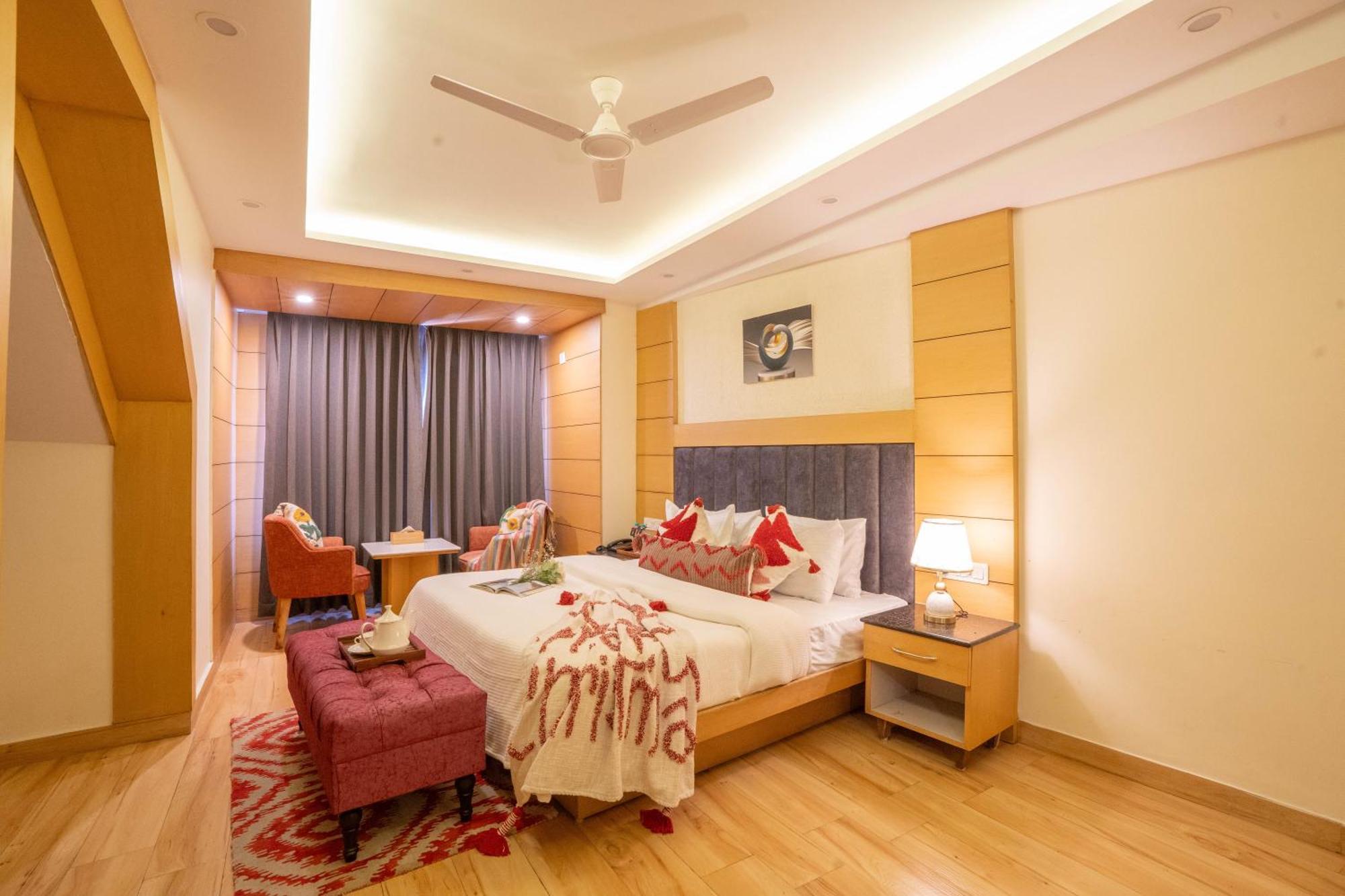 Perfectstayz Premium At Mall Road Mussoorie Eksteriør bilde